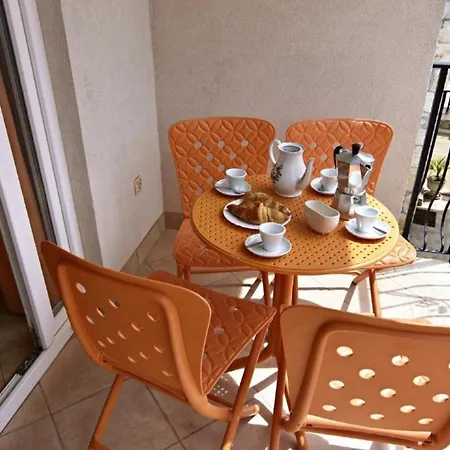Klimatisierte In Tar Mit Grill, Gemeinschaftlichem Pool Und Garten Апартаменты Пореч