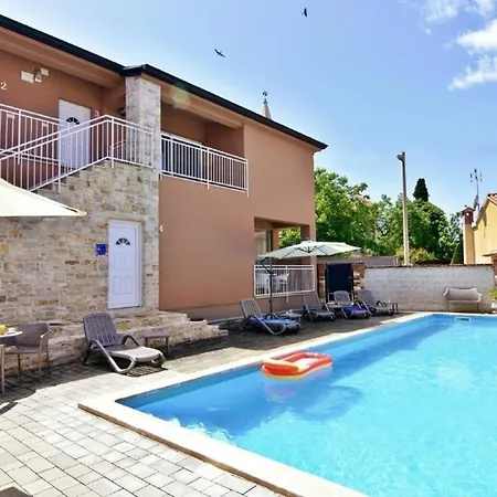アパート Klimatisierte In Tar Mit Grill, Gemeinschaftlichem Pool Und Garten