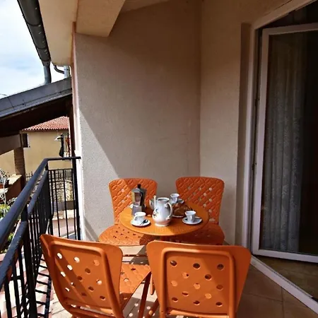 Klimatisierte In Tar Mit Grill, Gemeinschaftlichem Pool Und Garten Apartmán Poreč